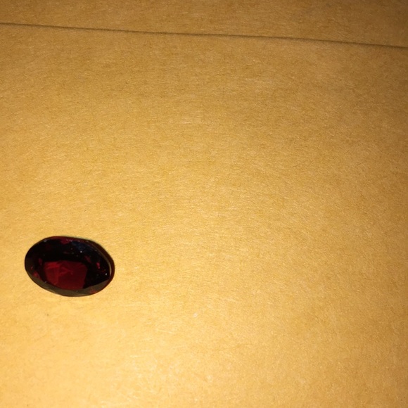 🐶Ben🐶 Beautiful Oval Raspberry Rhodolite Garnet 2.81 carats - Picture 6 of 8